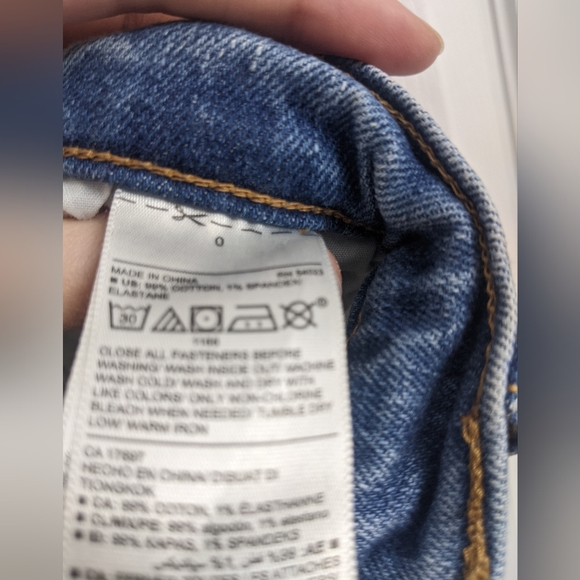 Old Navy "Boyfriend" jeans - Picture 4 of 5